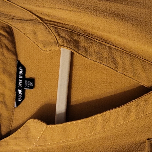 Unique Spectrum Ladies blouse - Picture 3 of 6